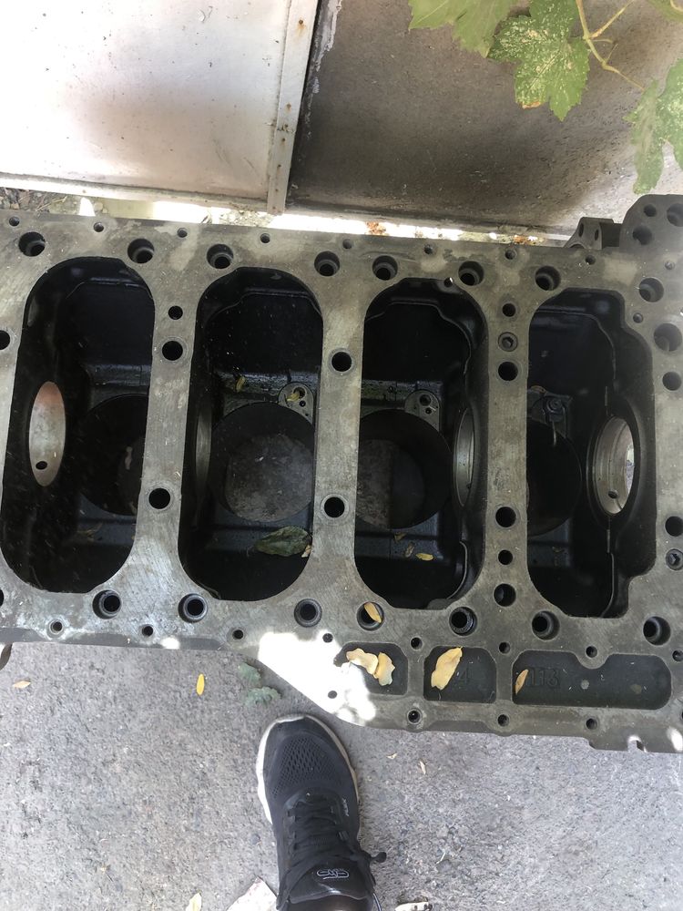 Isuzu blok gruzovoy  5 tonnalik
