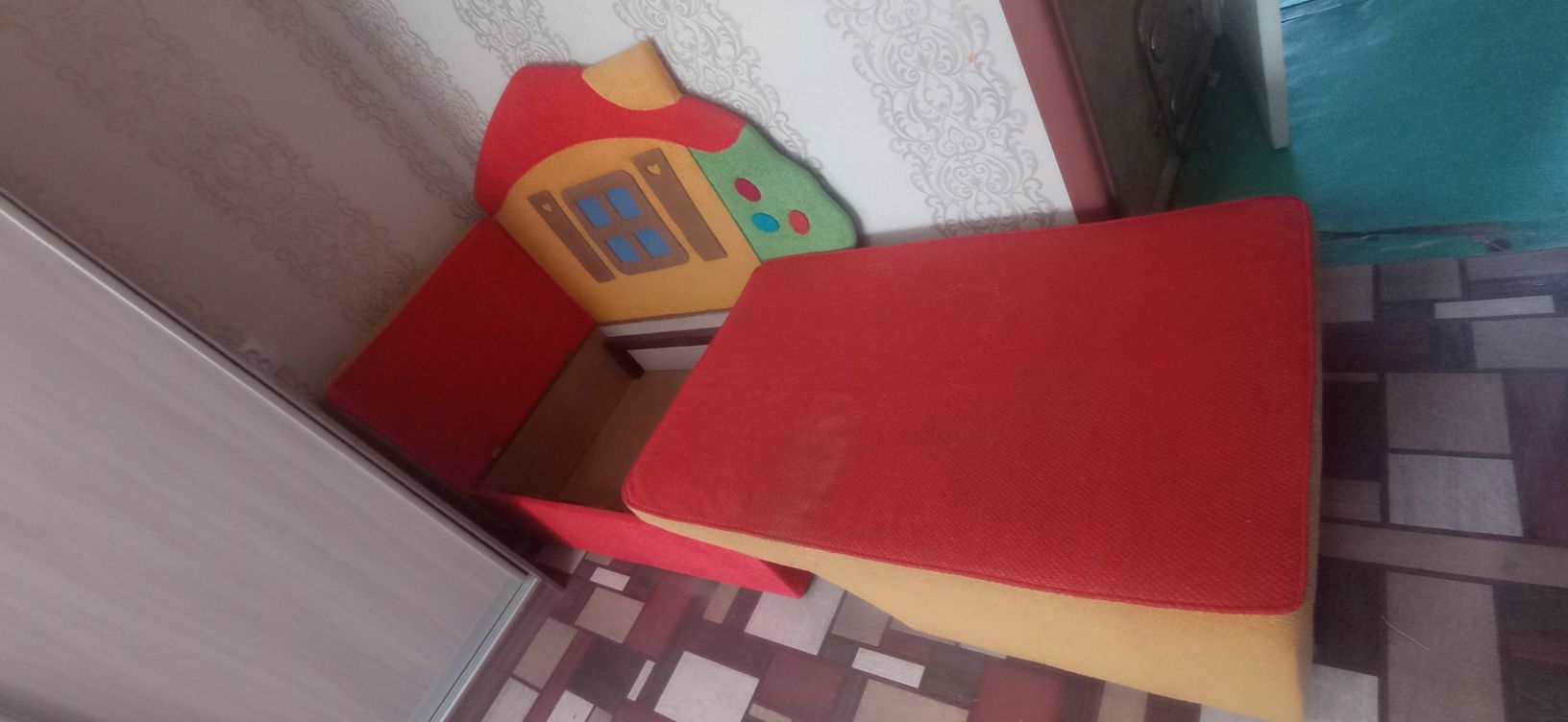 Продам детскую софу