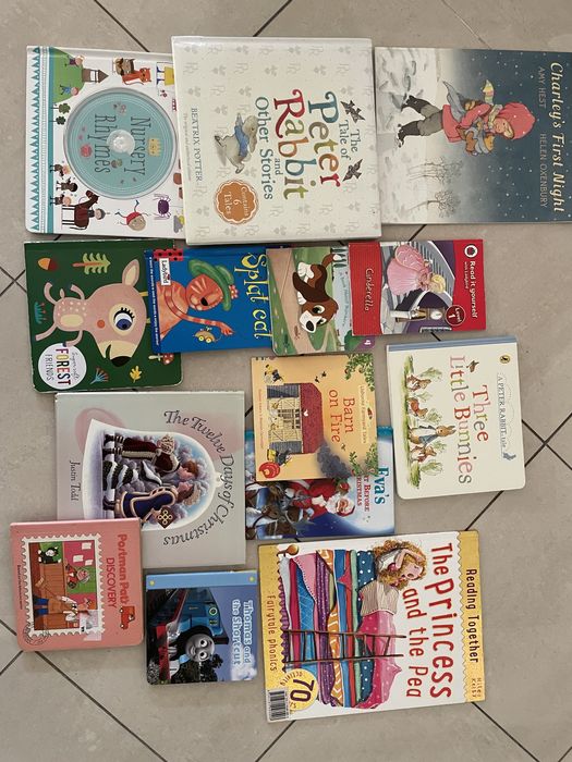 Английски книжки-Pepa pig;Peter rabit;Postman Pat,Немо,Дядо Коледа