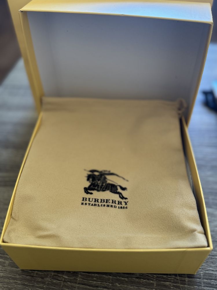 Продавам колан Burberry