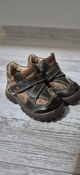 Ghete baietei marimea 21