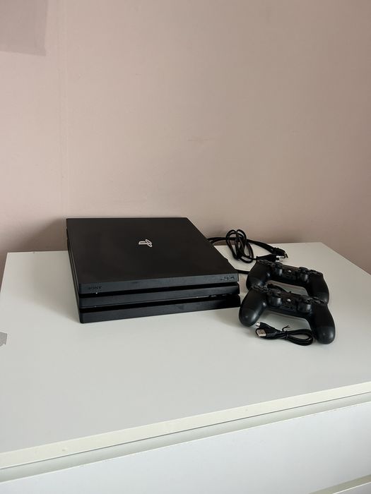 PlayStation 4 PRO SW: 10.01 1TB + 2 джойстика ПС4 Плейстейшън 4 ПРО
