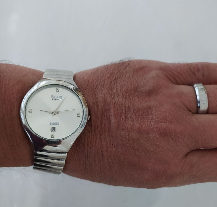 Продаётся мужские наручные часы и три кольца антистресс