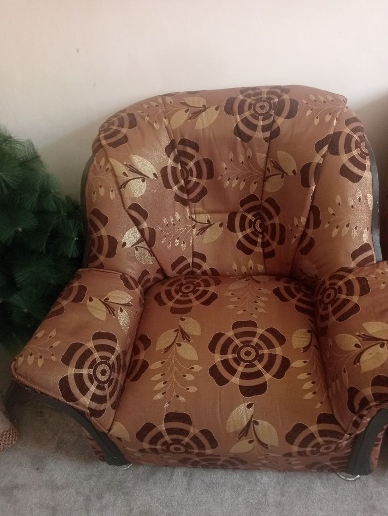 Yumshoq divan mebel holati juda ajoyib umumiy soni 3dona hamyonbop