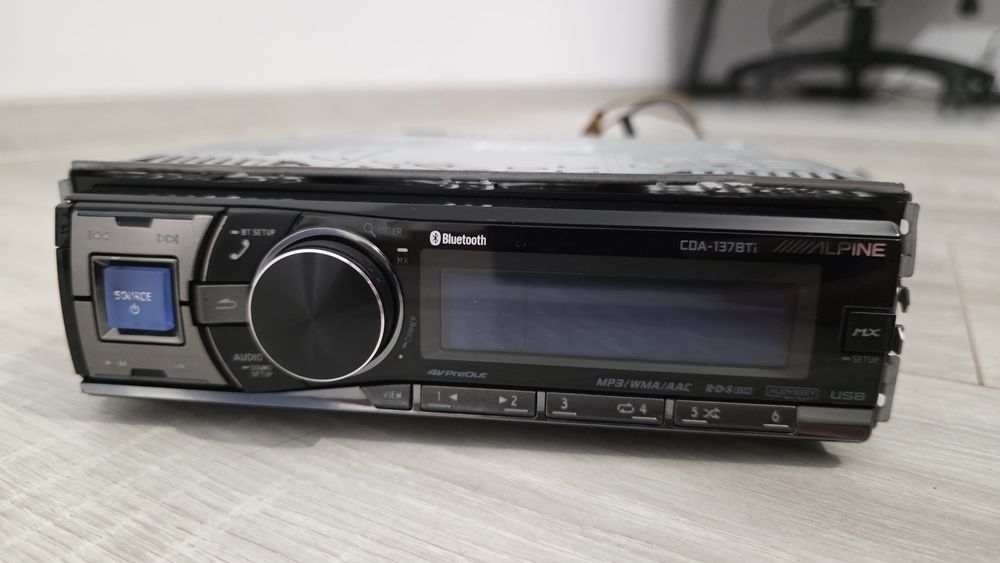 Player auto 1DIN Alpine CDA-137BTI