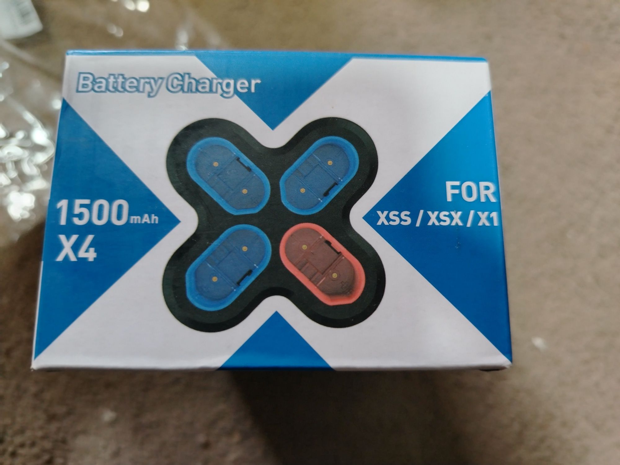 Statie încărcare si 4 bateri pentru controler Xss/ Xsx/X1 Xbox I