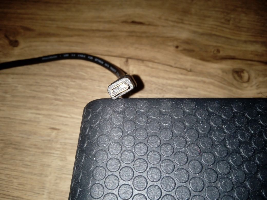 Продавам usb кабел.
