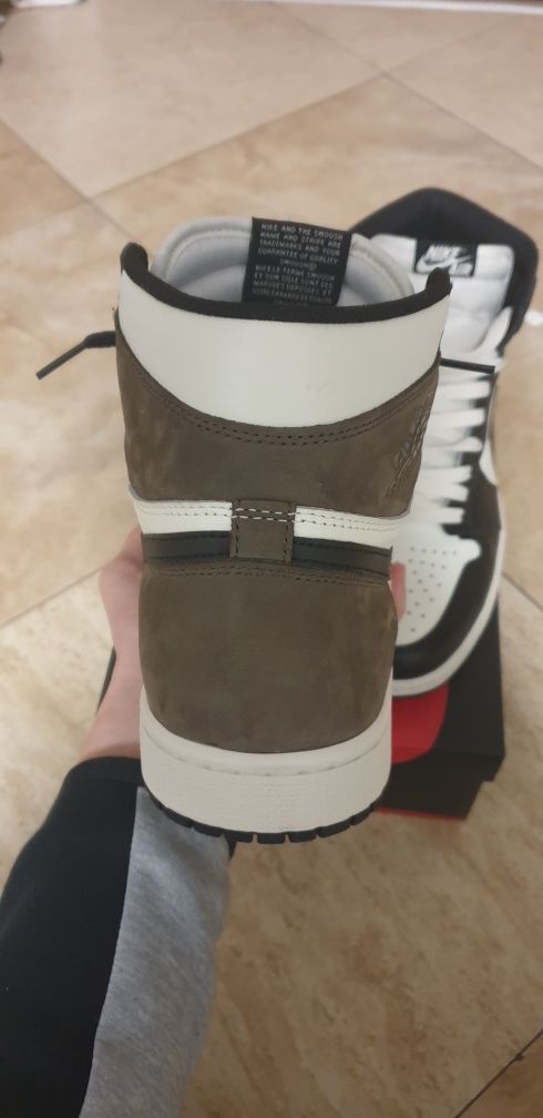 Jordan 1 Dark Mocha