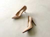 Елегантни бежови лачени дамски обувки с токчета, размер 40