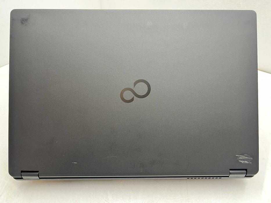 Реновиран лаптоп Fujitsu LIFEBOOK U758 15.6" IPS i5-8250U 8GB 260GB