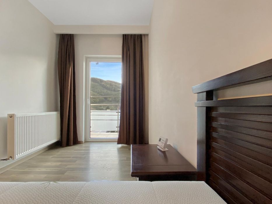 Privat inchiriez apartament 3 camere
