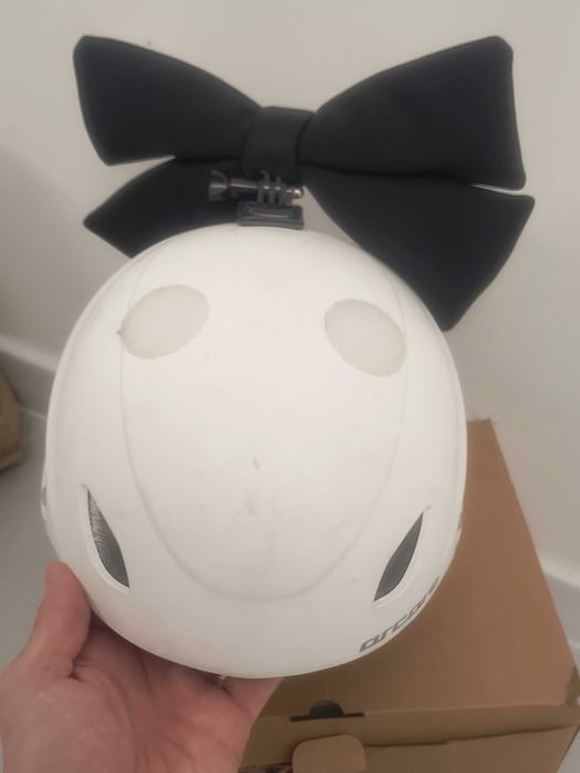 Продавам ски каска