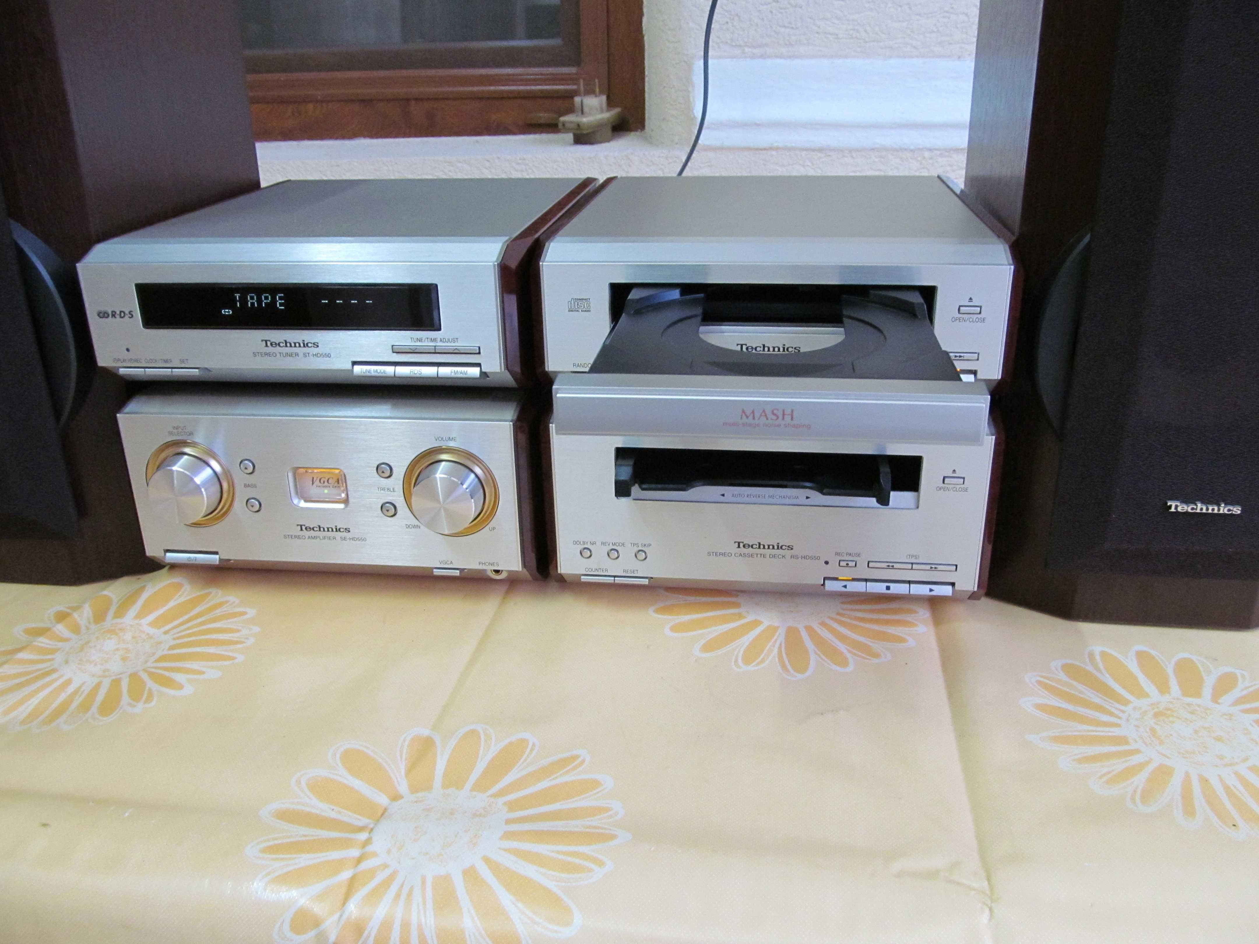 TECHNICS mini linie audio HD550 cu boxe , jucarie audio