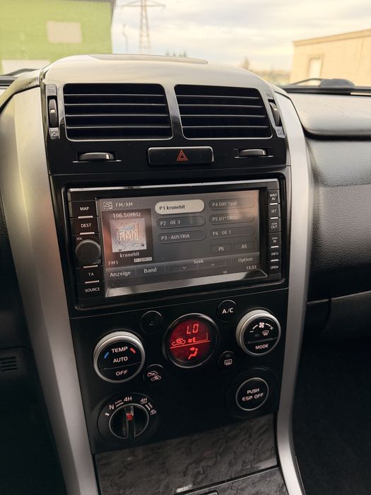 Suzuki Grad Vitara 4x4An 2010 1.9D 129cp Navi/Piele/Xenon/Adus recent