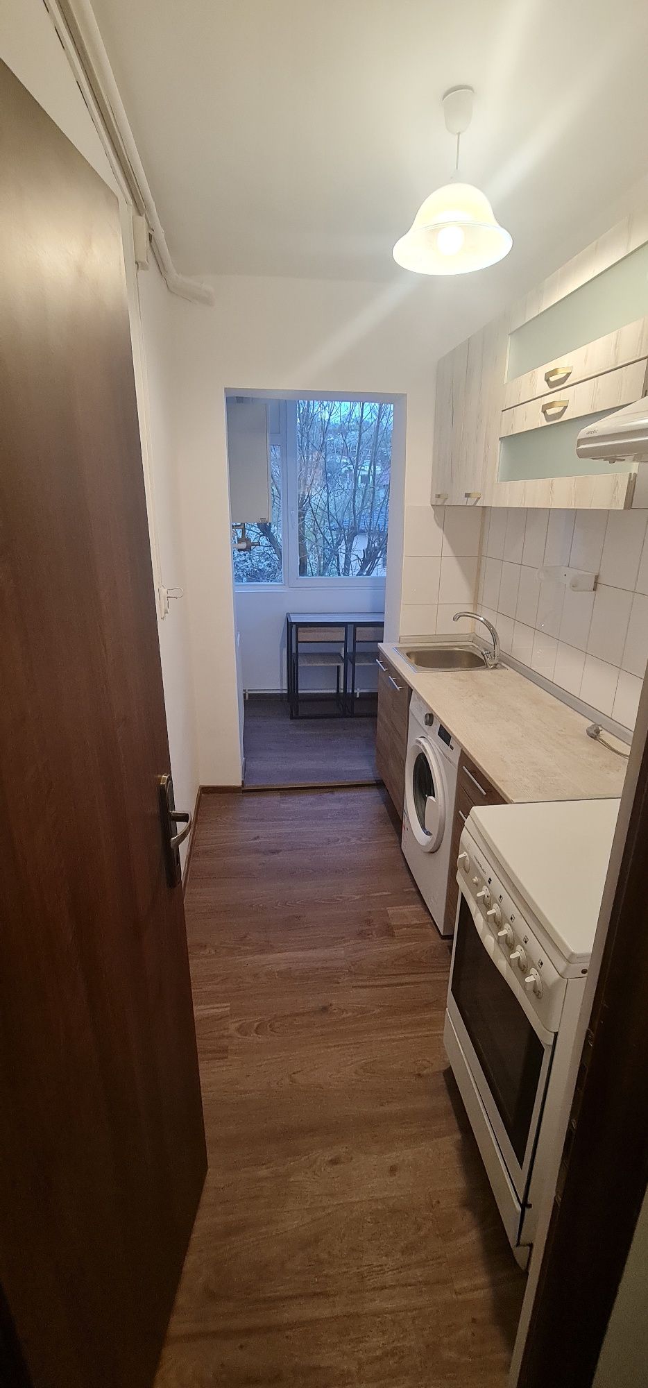 Garsoniera de închiriat str Rămurele