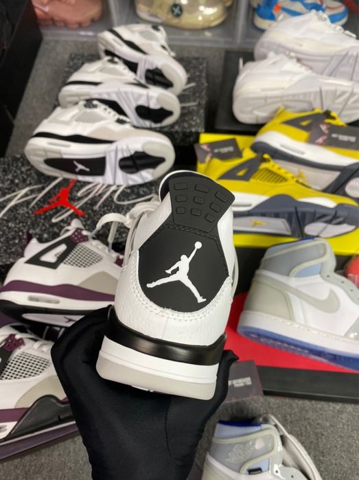 Off whire office si jordan 4