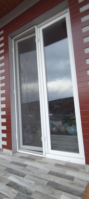 Vand uși termopan pentru balcon.
