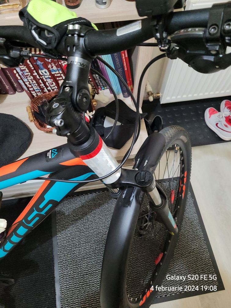 Bicicleta mtb Cross.