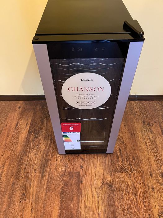 Хладилна витрина за вино Taurus Chanson 18