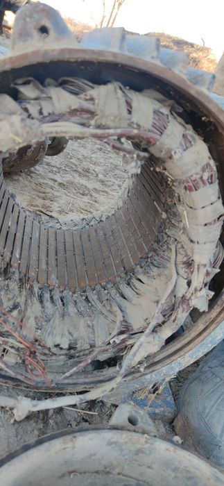 Generator 40lik sotiladi