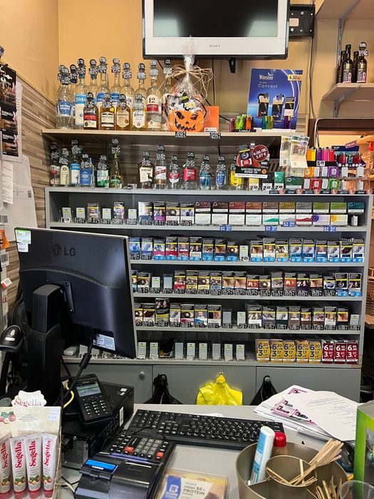 Продава се разработен магазин в кв. Западен Парк