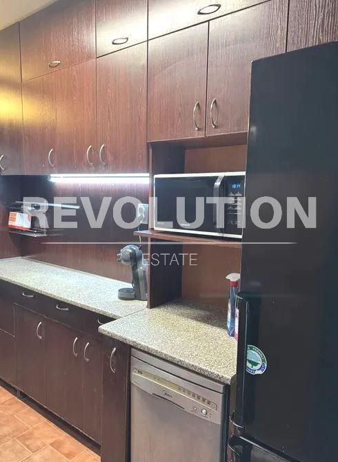 Тристаен апартамент в района на Младост!