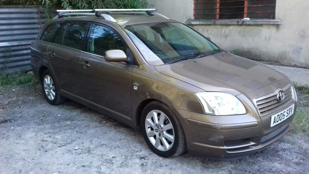 Toyota Avensis 2.0d4d 116к.с на части комби