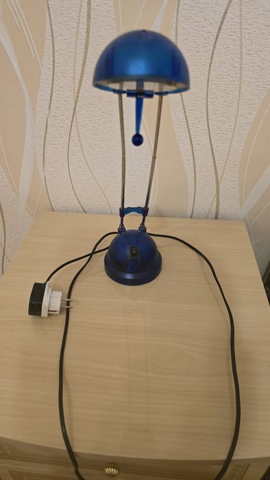 Настольная лампа, б/у в отличном состоянии,  продаем