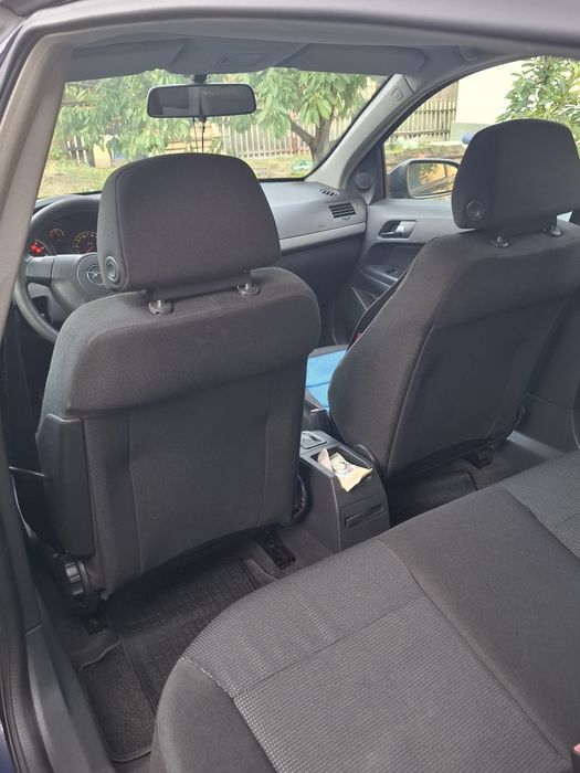 Opel Astra H 1.4 Benzină 90CP, 2005 – 164.000 km