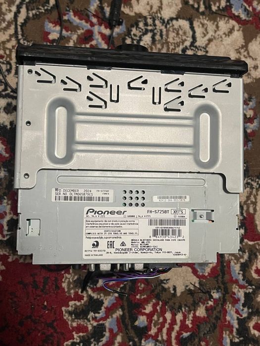 Pioneer 725 bt sotiladi