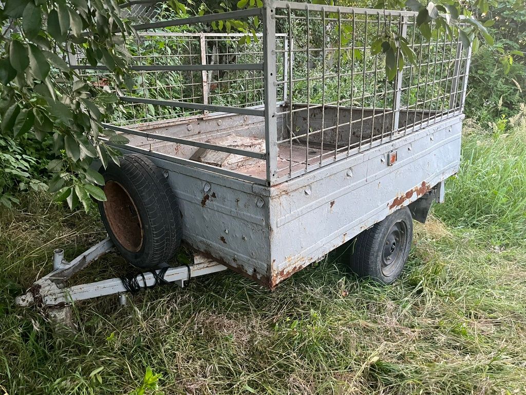Vând remorca auto