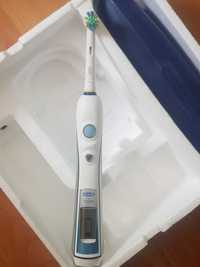 Periuta de dinti electrica Oral B Triumph cu trusa voiaj