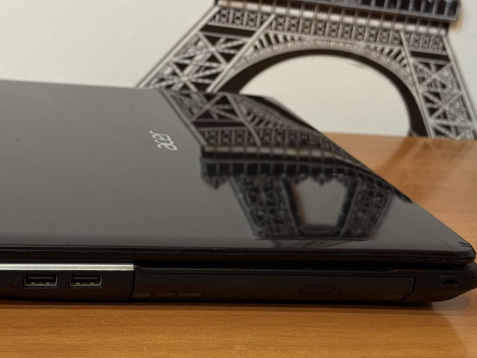Laptop Acer E1-531