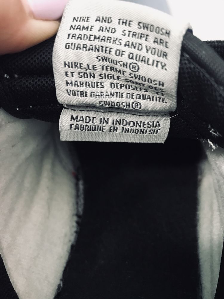 Tenesi/ sneakersi Nike negri