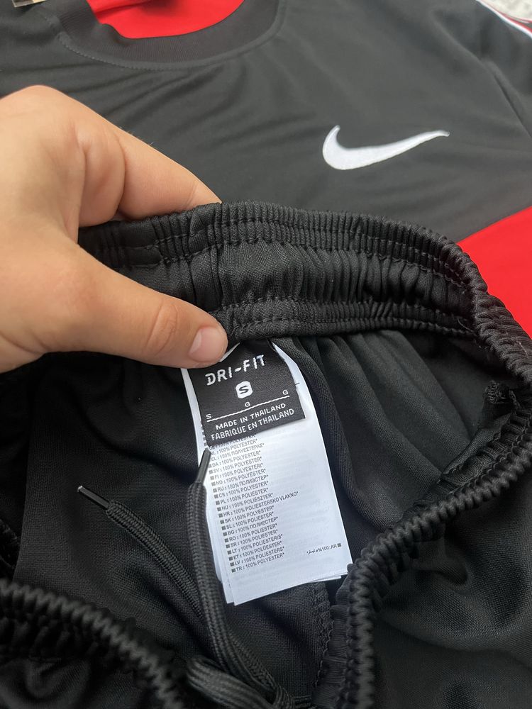 NIKE летен екип размер S multi-swoosh luda