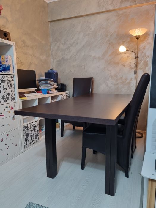 Masa Living / Sufragerie si 4 scaune piele