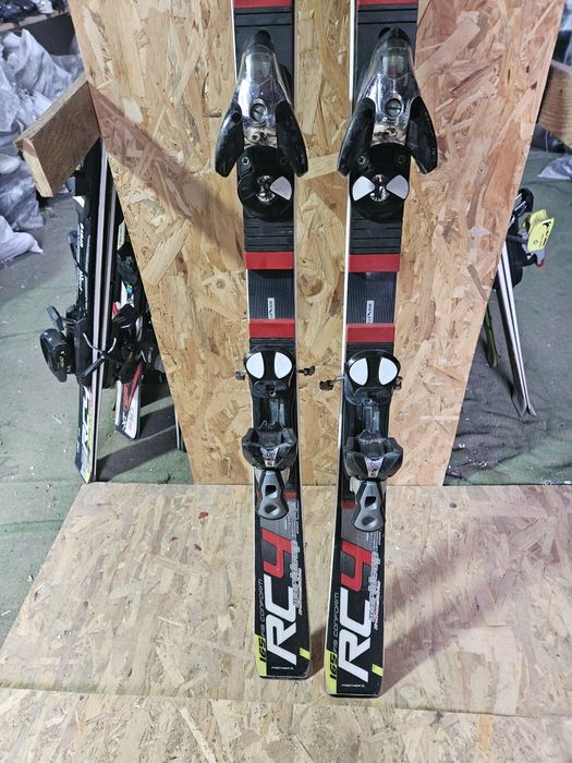 Schiuri schi ski Fischer 165  cm lungime.
