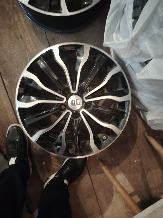 Продам диски на 17