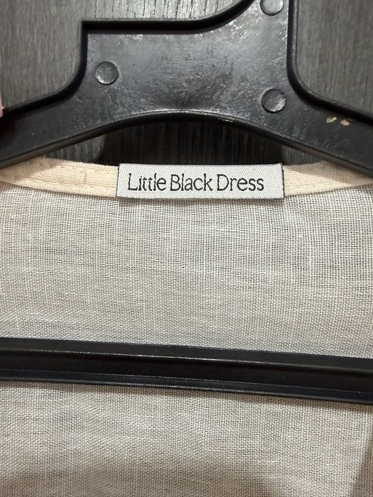 Рокля LBD с цветя