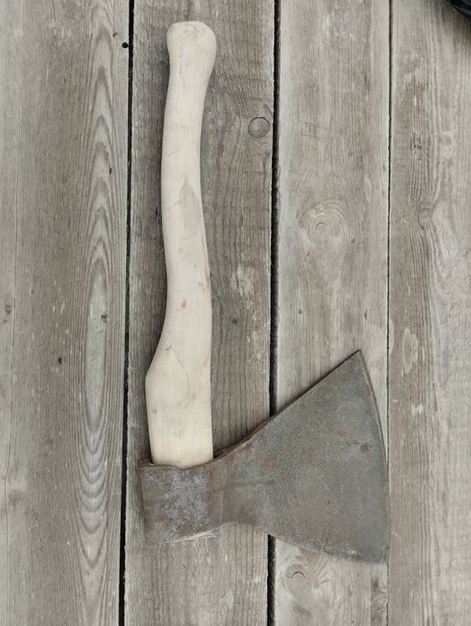 Айбалта қайрағымен бирге сатылады.