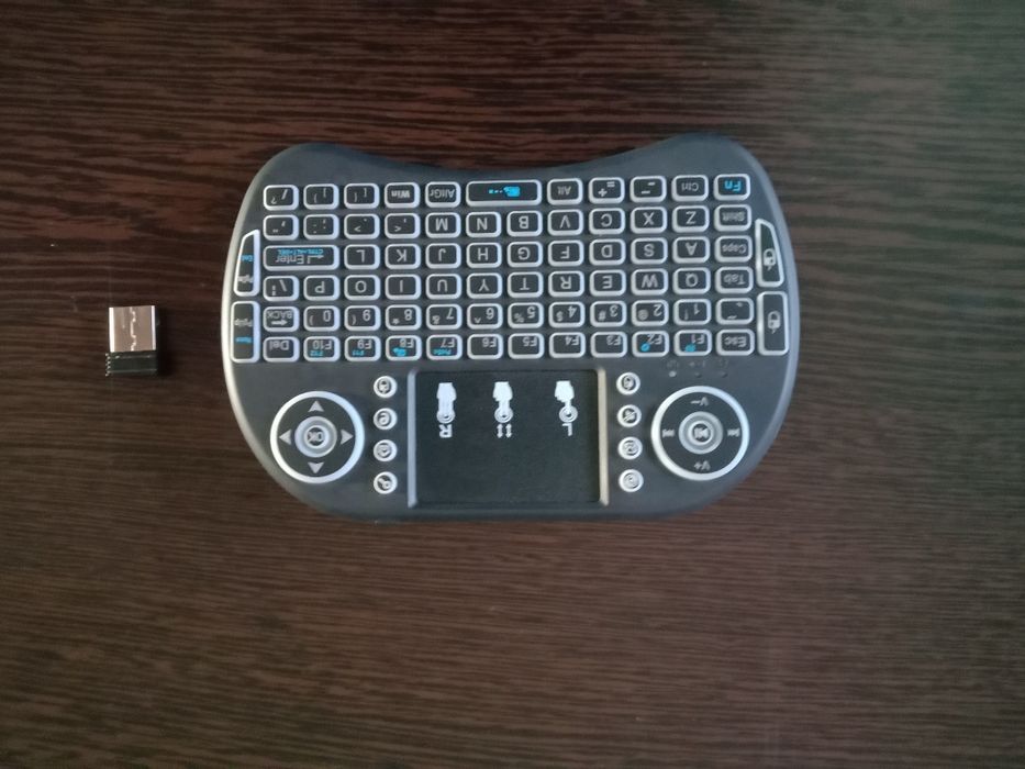 Мини беспроводная клавиатура.