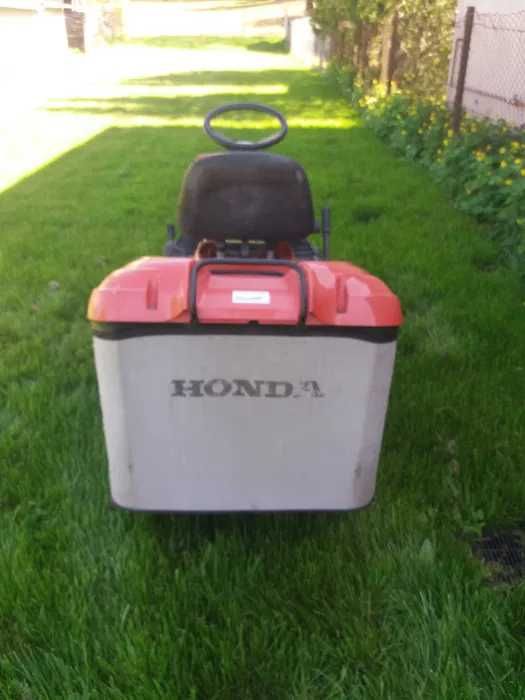 tund gazon si peluze cu tractoras honda profesional