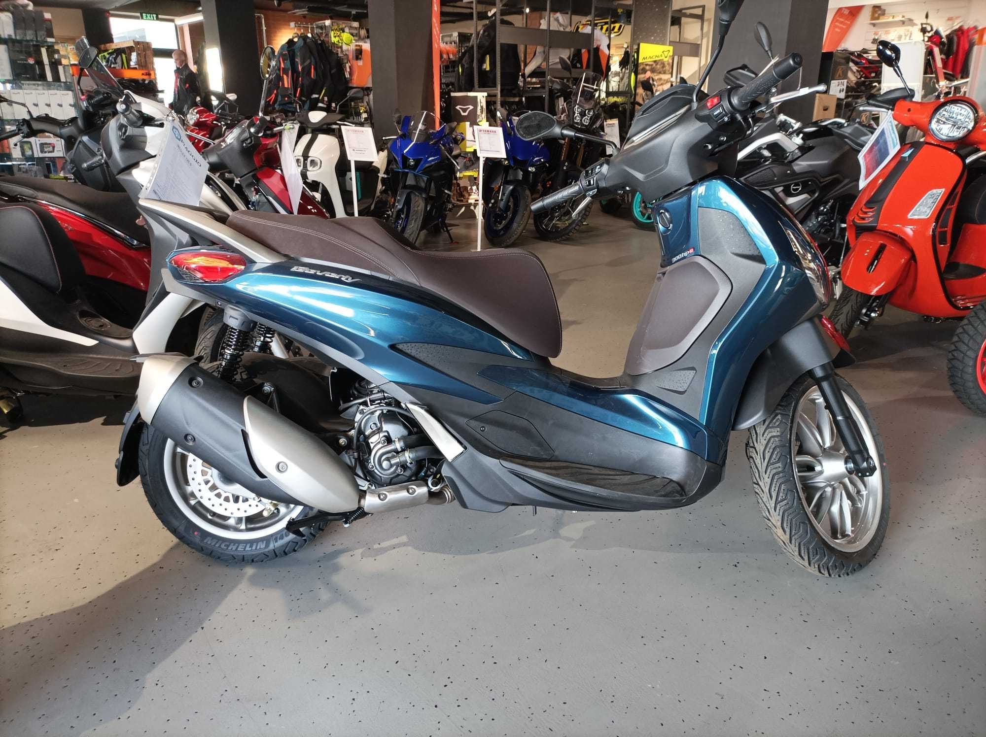 PIAGGIO BEVERLY 300 EURO 5 – 2023, Lichidare Stoc!