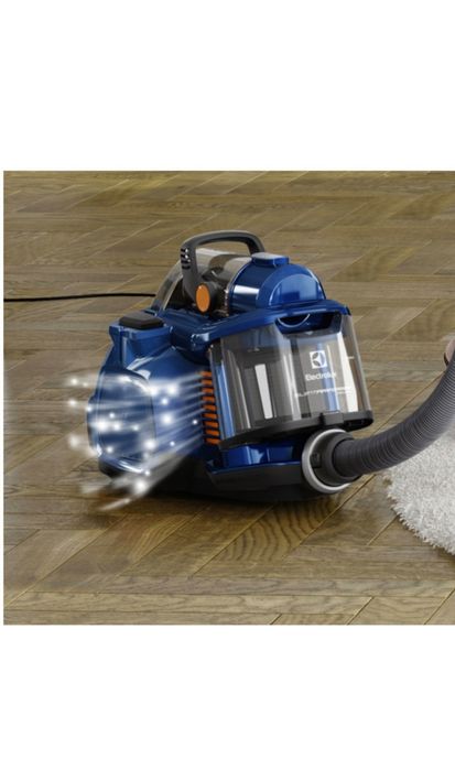 Sigilat - Aspirator fara sac Electrolux ESPC71DB, 650W, 1.4 L, Silent