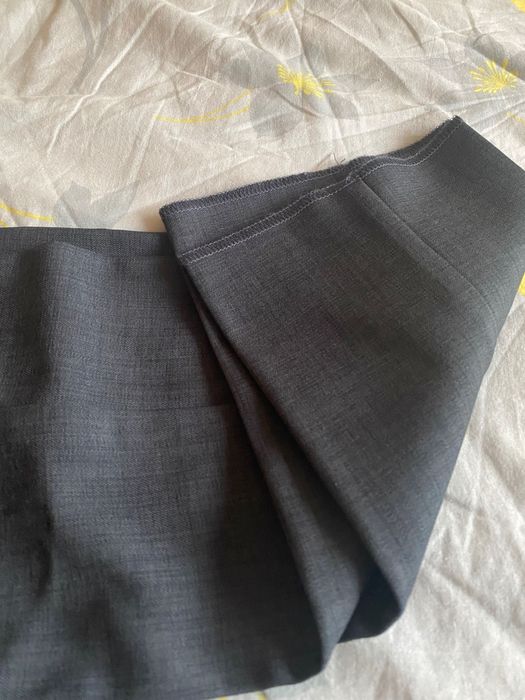 Дамски костюм в сиво - нов