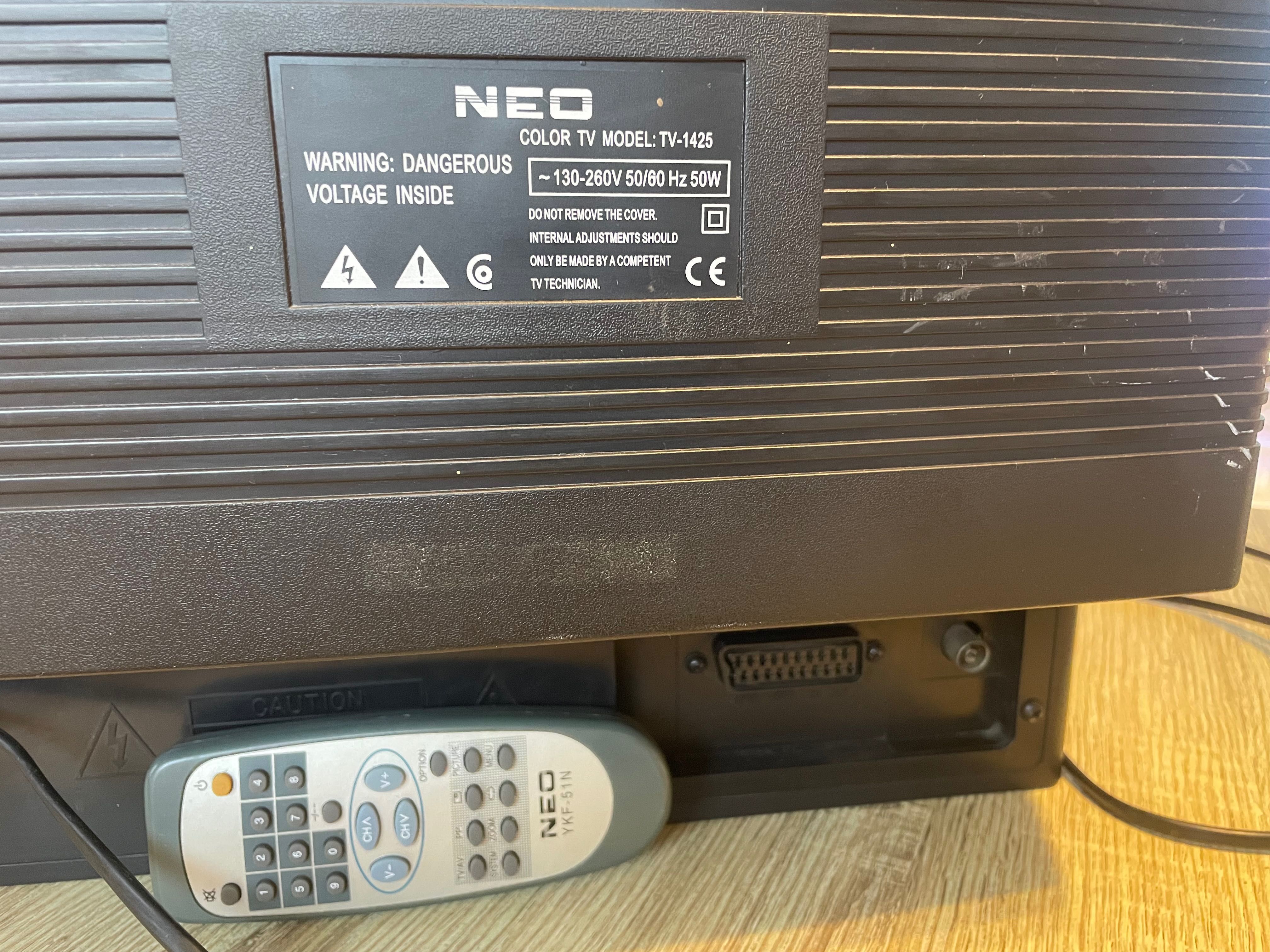 SEGA mega drive II + 14 дискети + телевизор 14 инча-подарък