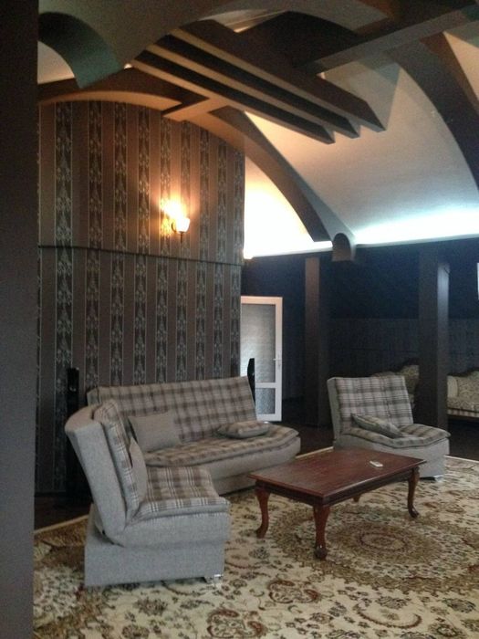 Сдаётся 6 сот.6 комнат(мирабадский район)