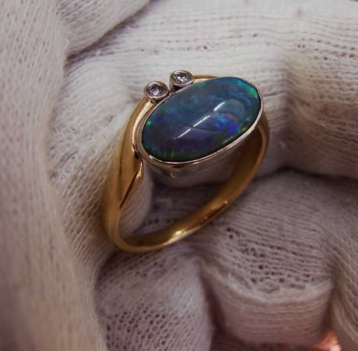 inel aur 18k opal australian si diamante certificat