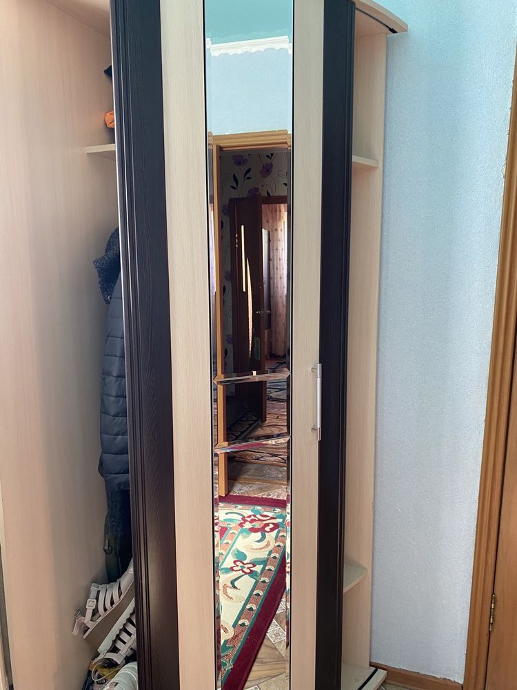 СРОЧНО ПРОДАМ Раздвижной шкаф