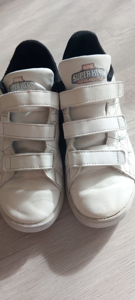 Маратонки Adidas
